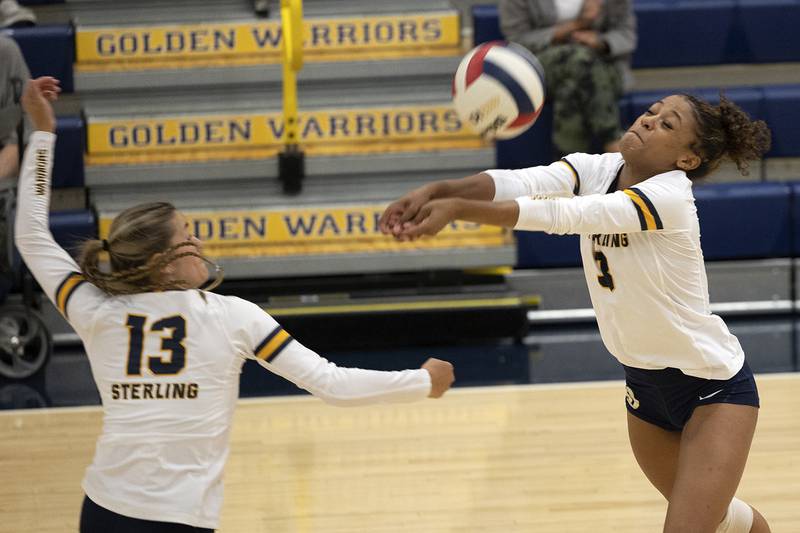 Sterling’s Delali Amankwa makes a pass Tuesday, Sept. 10, 2024, against Moline.