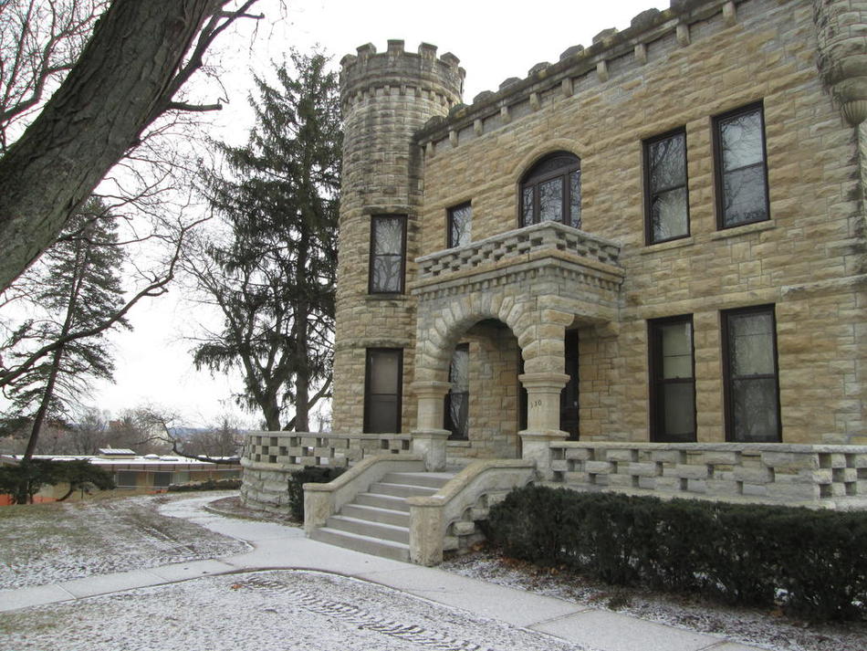 Winery group plans to rebuild old Joliet brewery