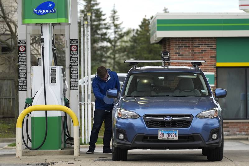 FILE - A customer stops for fuel at a gas station in Northbrook, Ill., on April 18, 2024. Gas prices are once again on the decline across the U.S. — bringing some ease to drivers at a time of year when it usually costs a little more to fill up your tank. (AP Photo/Nam Y. Huh, File)