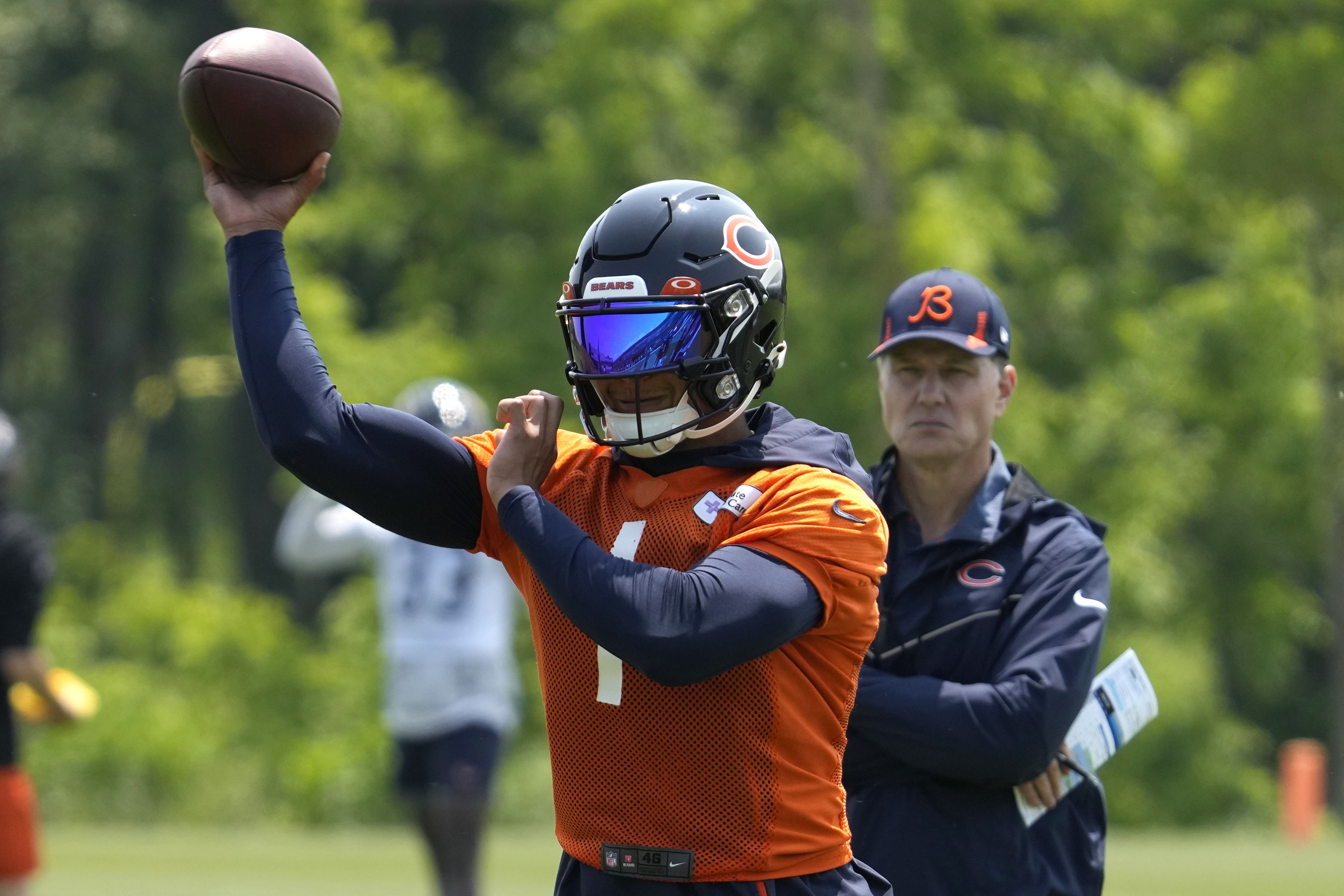 Bears minicamp update: Justin Fields, Darnell Mooney hope