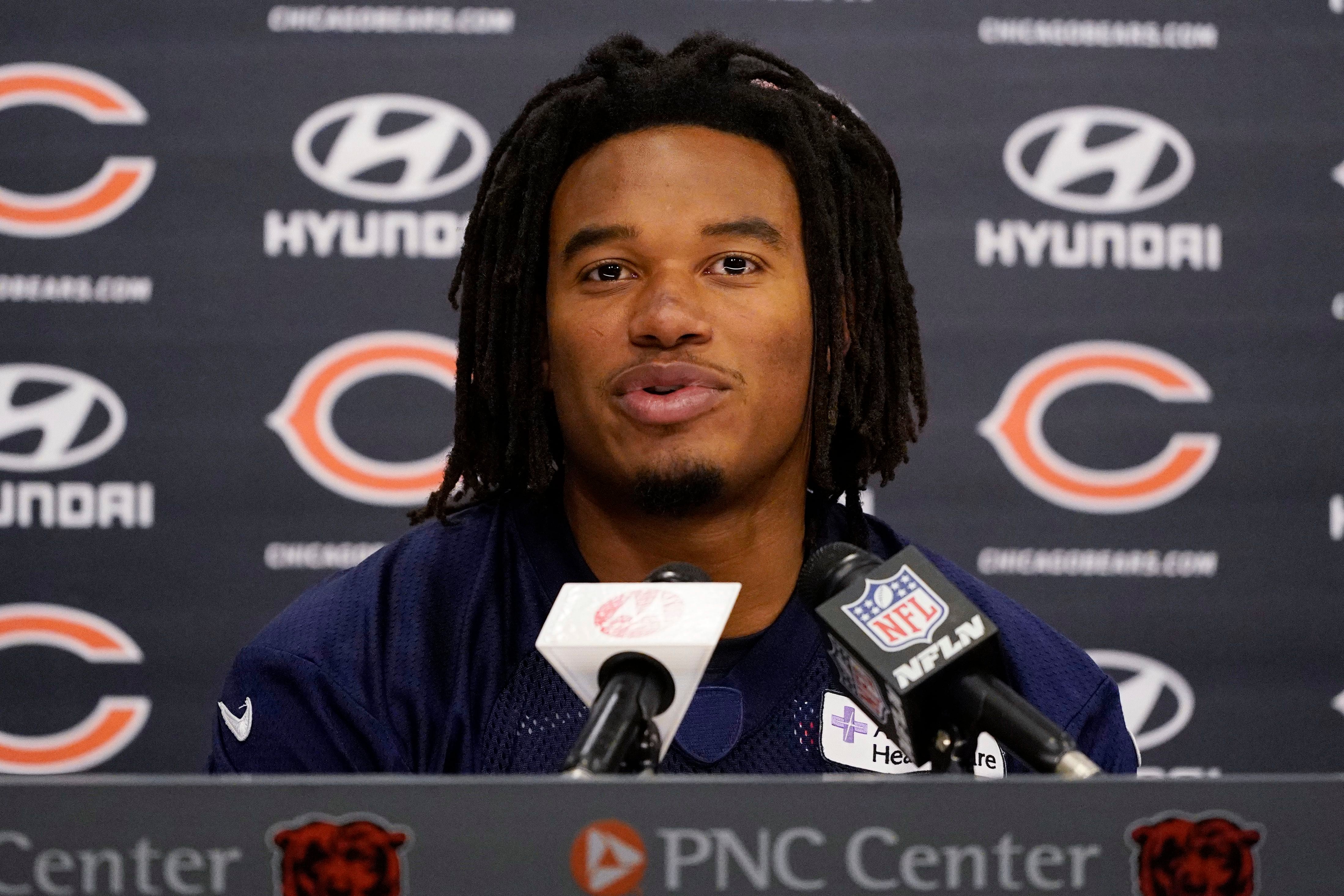 Chicago Bears WR Darnell Mooney praises rookie Velus Jones Jr.