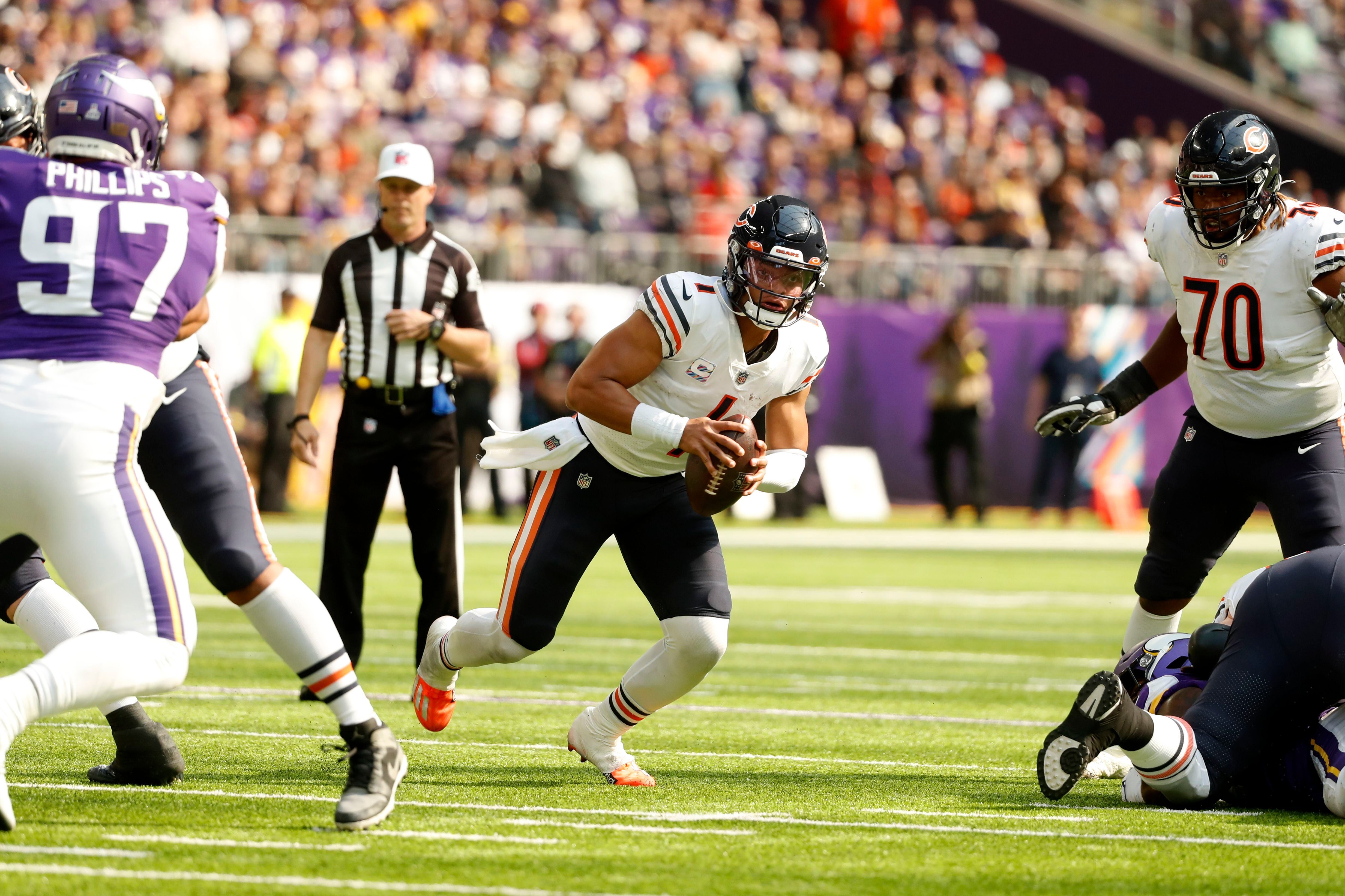 Justin Fields player prop bets for Bears vs. Packers, Week 13