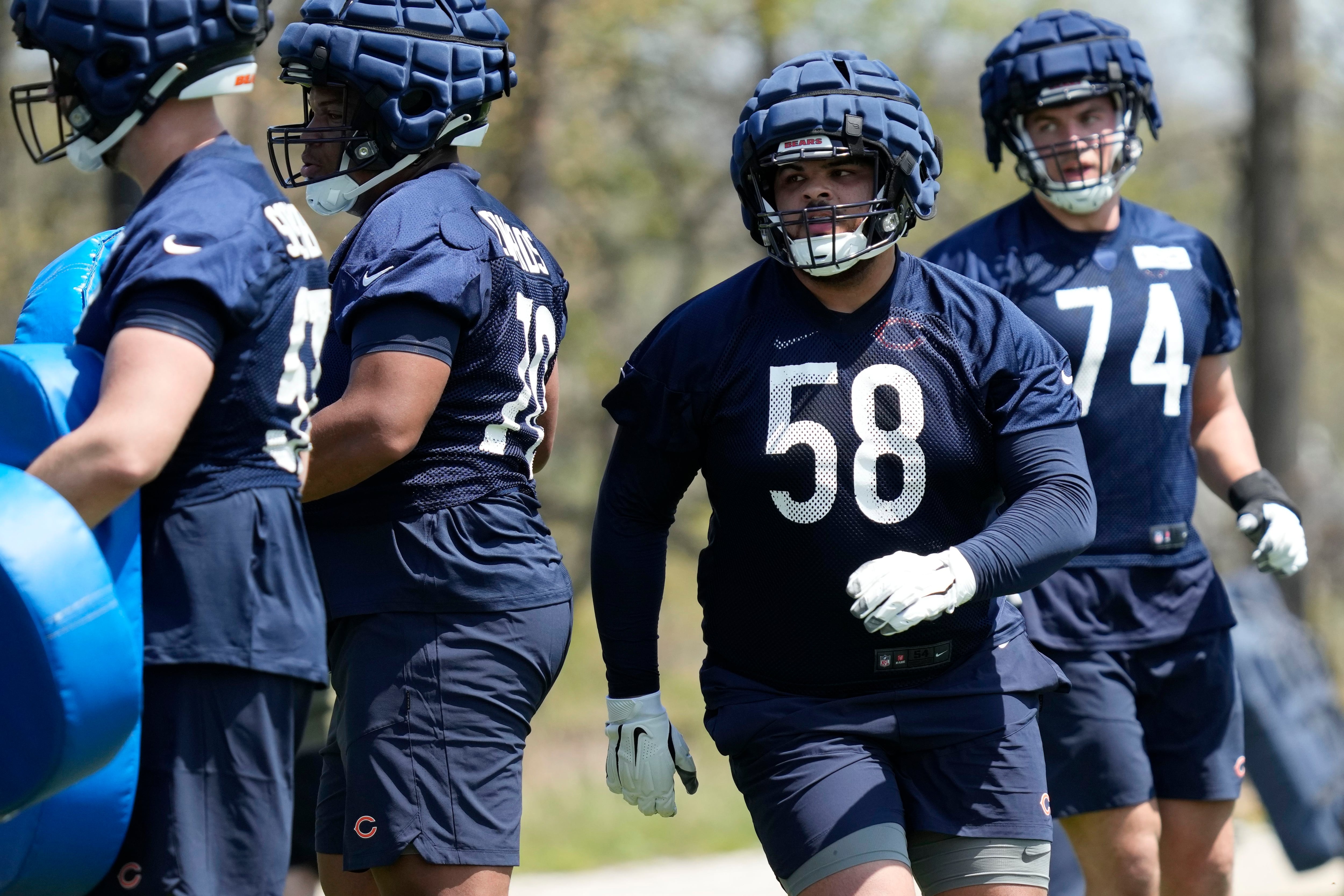 Chicago Bears: Will Lucas Patrick move from guard to center?