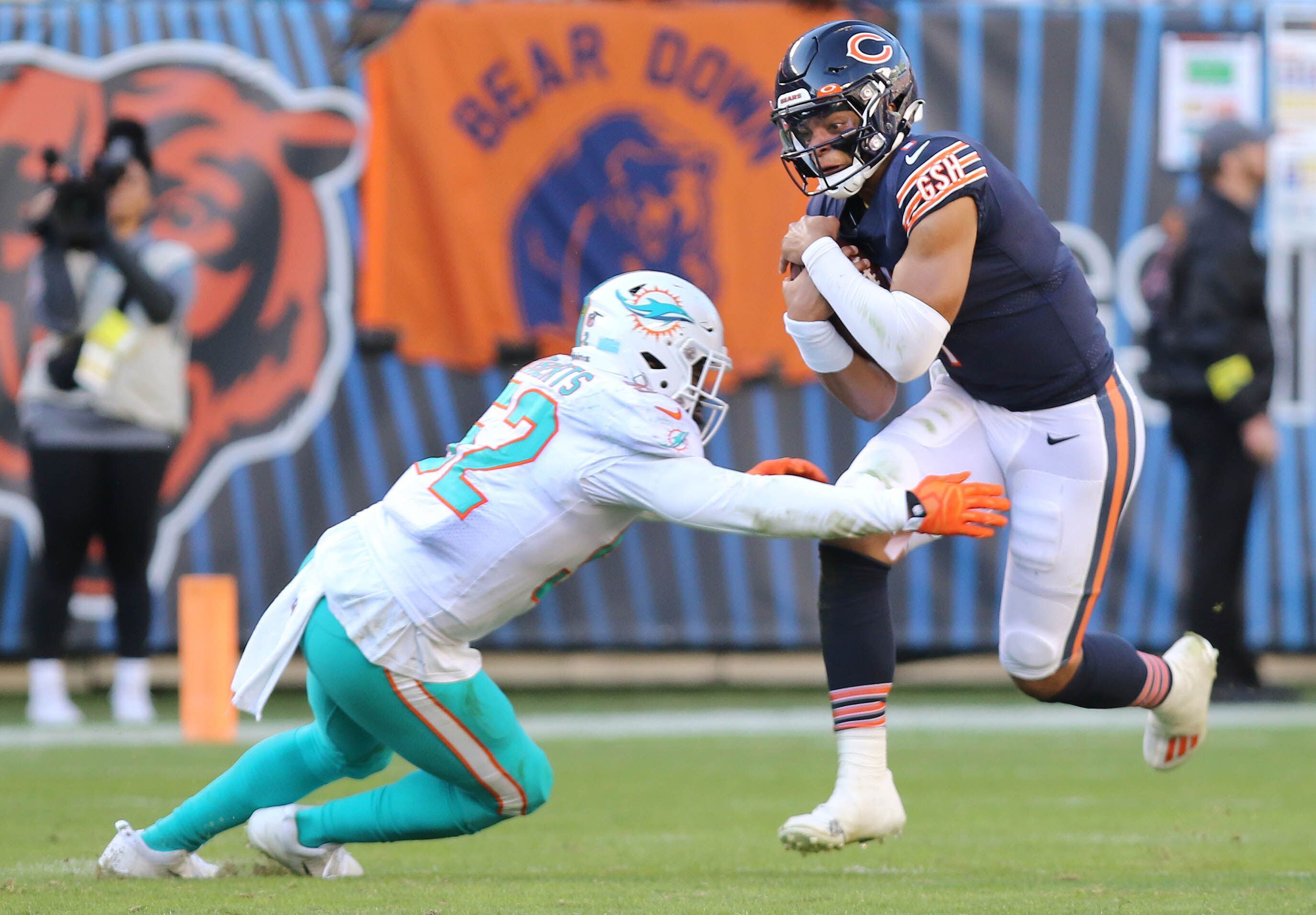 Photo gallery: Dolphins at Bears, Sunday, November 6, 2022