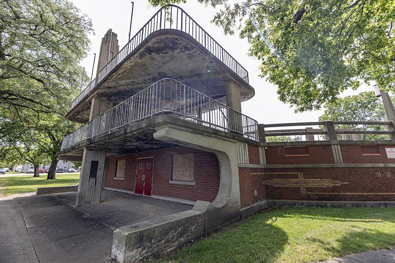 Memorial Pool in Dixon closed in 2000. Estimates to bring the pool back to its former glory range between $12 and $15 million.