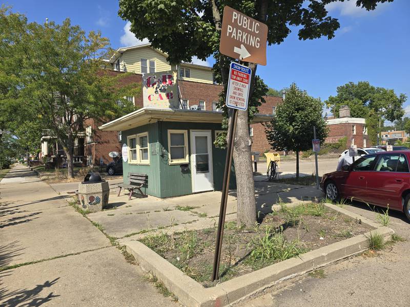 The Ottawa City Council moved ahead on the charging stations for electric cars, authorizing a host agreement with Universal EV LLC. There will be four stations in all, two near the IVCC Ottawa Center at 321 W. Main St. and two more located along Columbus Street just north of Jefferson Street, near the old cab stand (shown here).