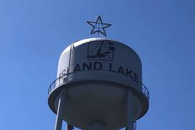 Carl Woerner, Island Lake water tower star maker, tornado survivor, last of businessmen group, dies at 89