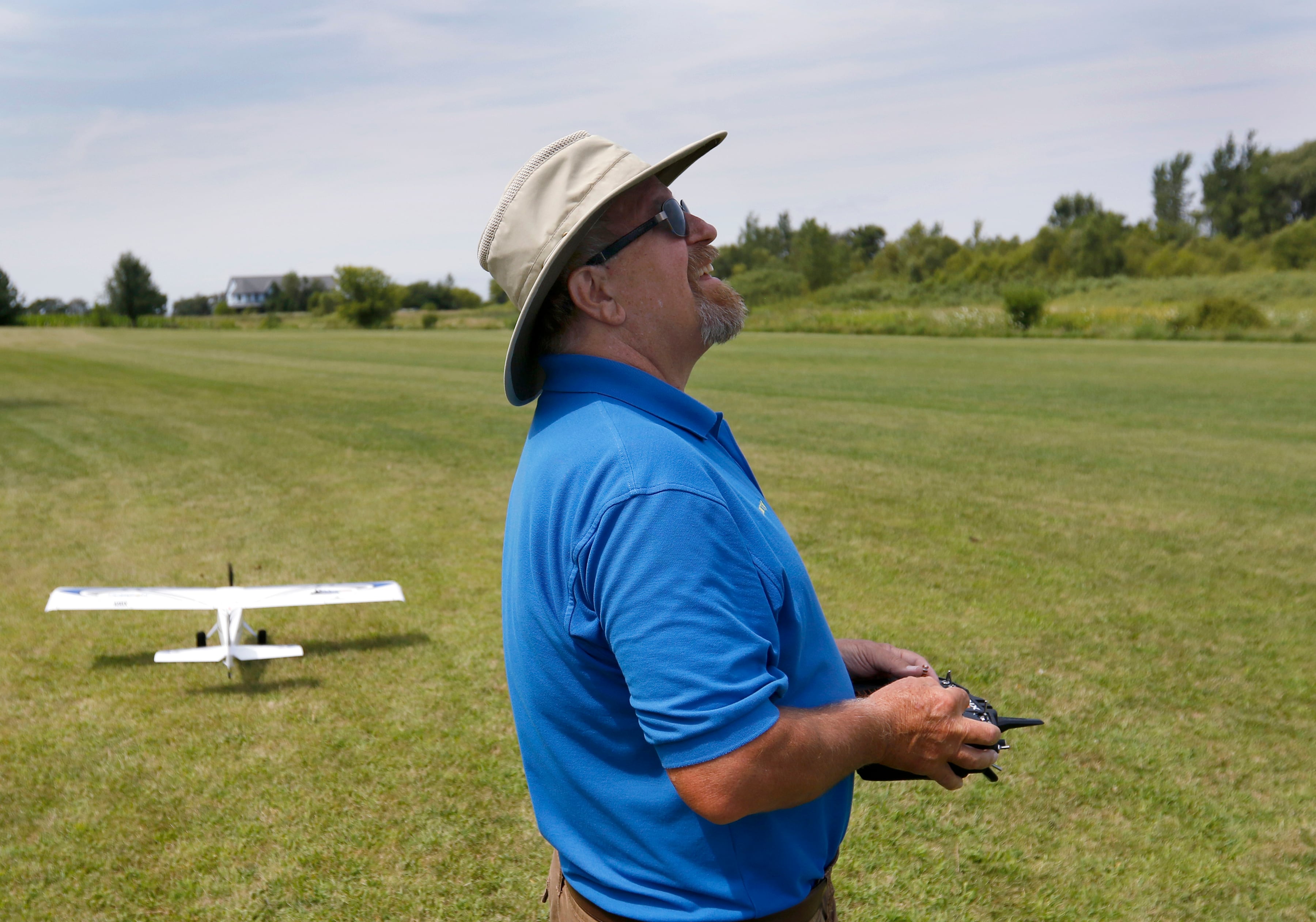 Photos: Chain-O-Lakes Eagles club flies radio-controlled planes