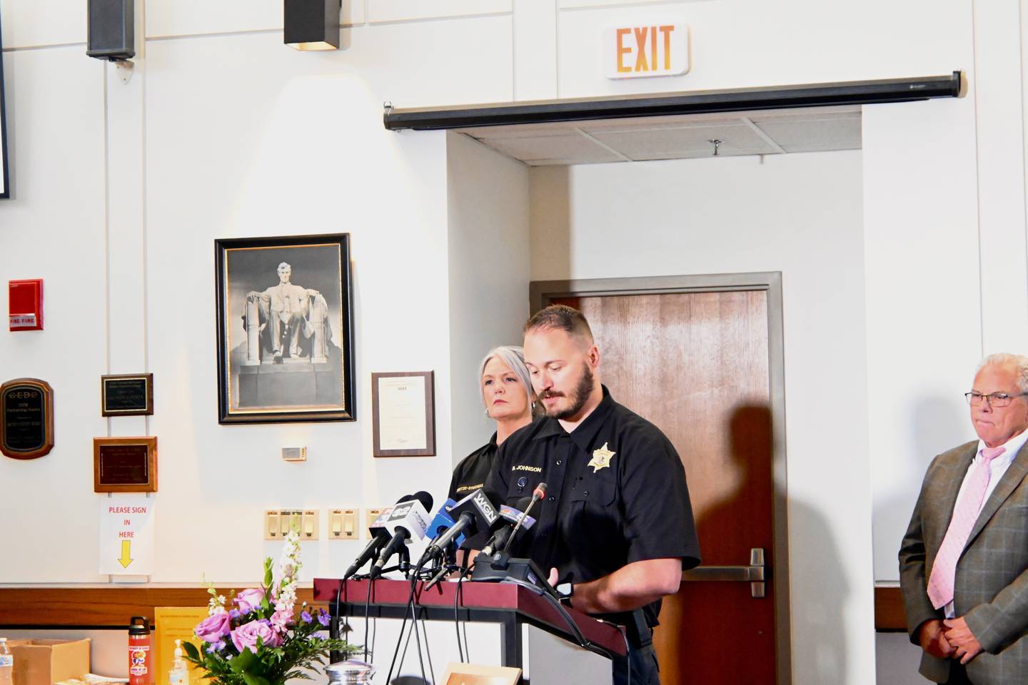 Deputy Chief Brandon Johnson explains at Thursday's press conference how he was able to identify JoAnn. "Vicki" Black-smith.