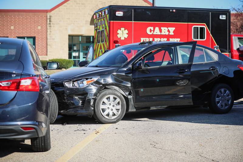 A District 26 school nurse at Three Oaks Elementary School in Cary quickly aided a man who suffered a medical emergency in his car and crashed into parked cars of the school’s parking lot Monday morning, officials report.