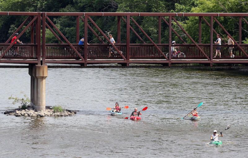 Kane County paddlers to race on the Fox River this weekend