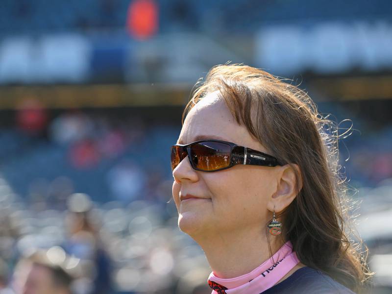 Two Lake County breast cancer patients honored at Chicago Bears Crucial Catch Game