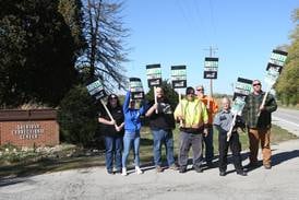 Sheridan Correctional Center workers join statewide picket in hope of enhanced worker safety, staffing 