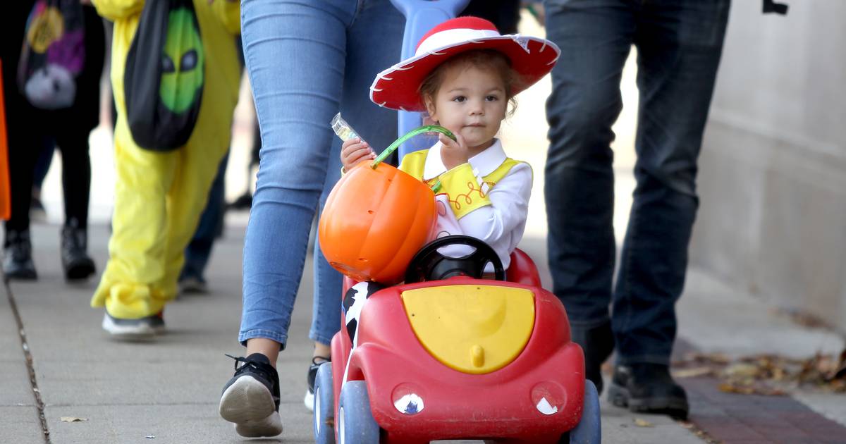 Photos Downtown TrickorTreating in Geneva Shaw Local