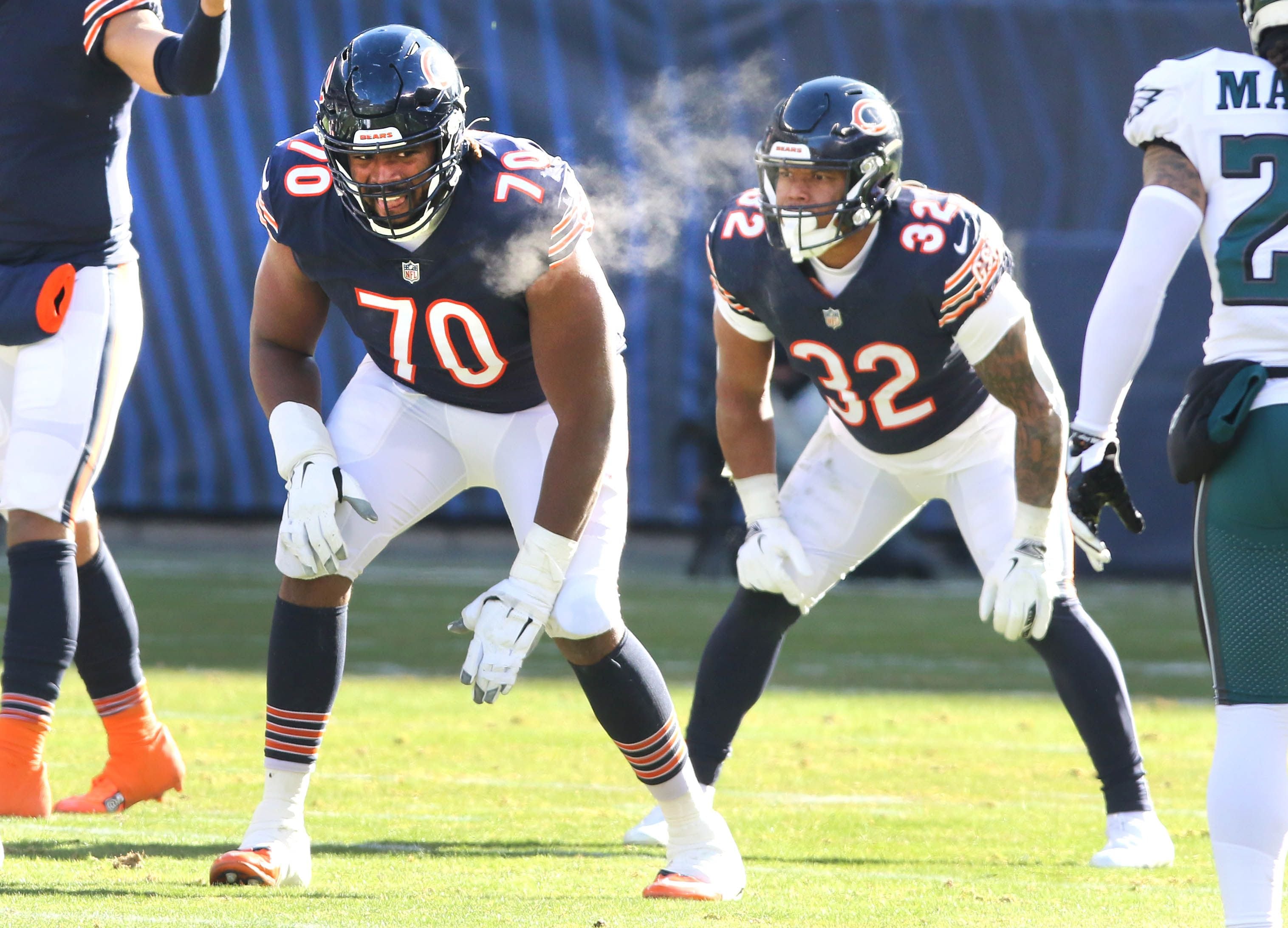 He's not going to back down': Is Braxton Jones the Chicago Bears' left  tackle of the future? – Shaw Local