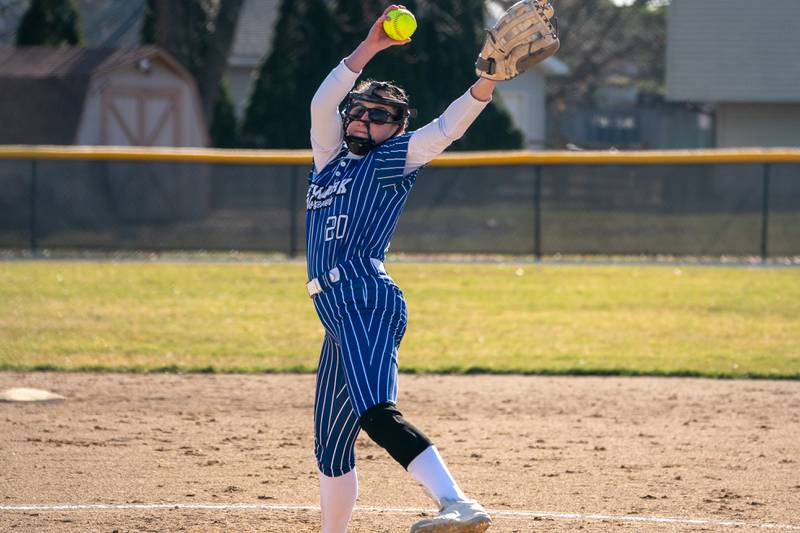 Newark’s Kodi Rizzo (20) delivers a pitch against Batavia during a 2023 softball game at Batavia High School.