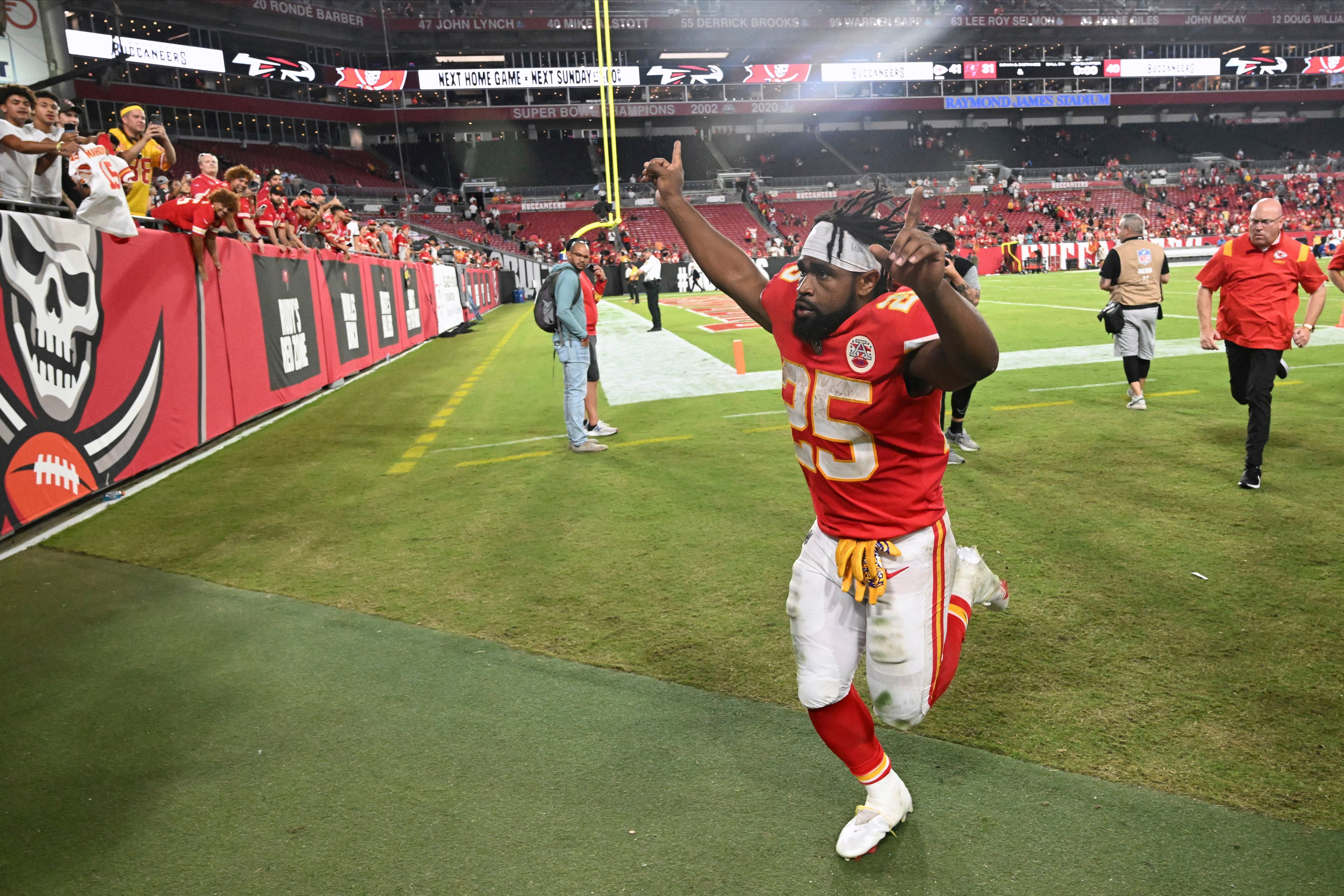 Clyde Edwards-Helaire rushing yards prop, touchdown prop for Monday's  Raiders vs. Kansas City Chiefs game – Shaw Local