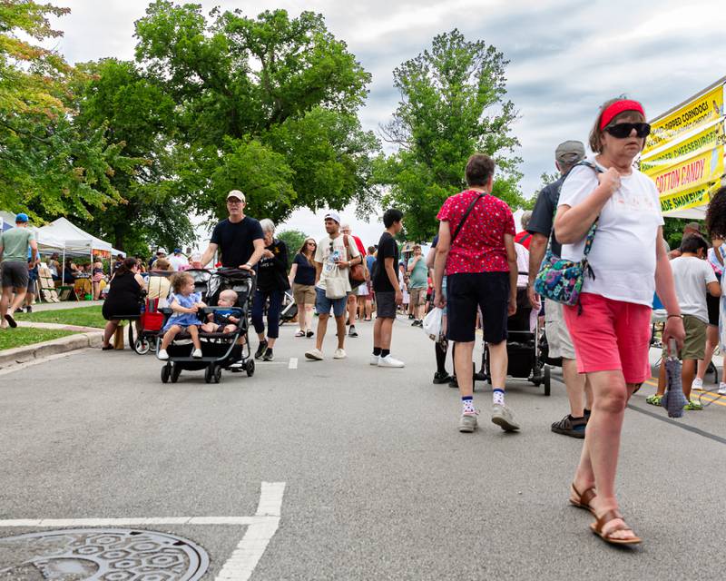 The crowd at the Hinsdale 4th of July Family Celebration.  July 4th, 2024.