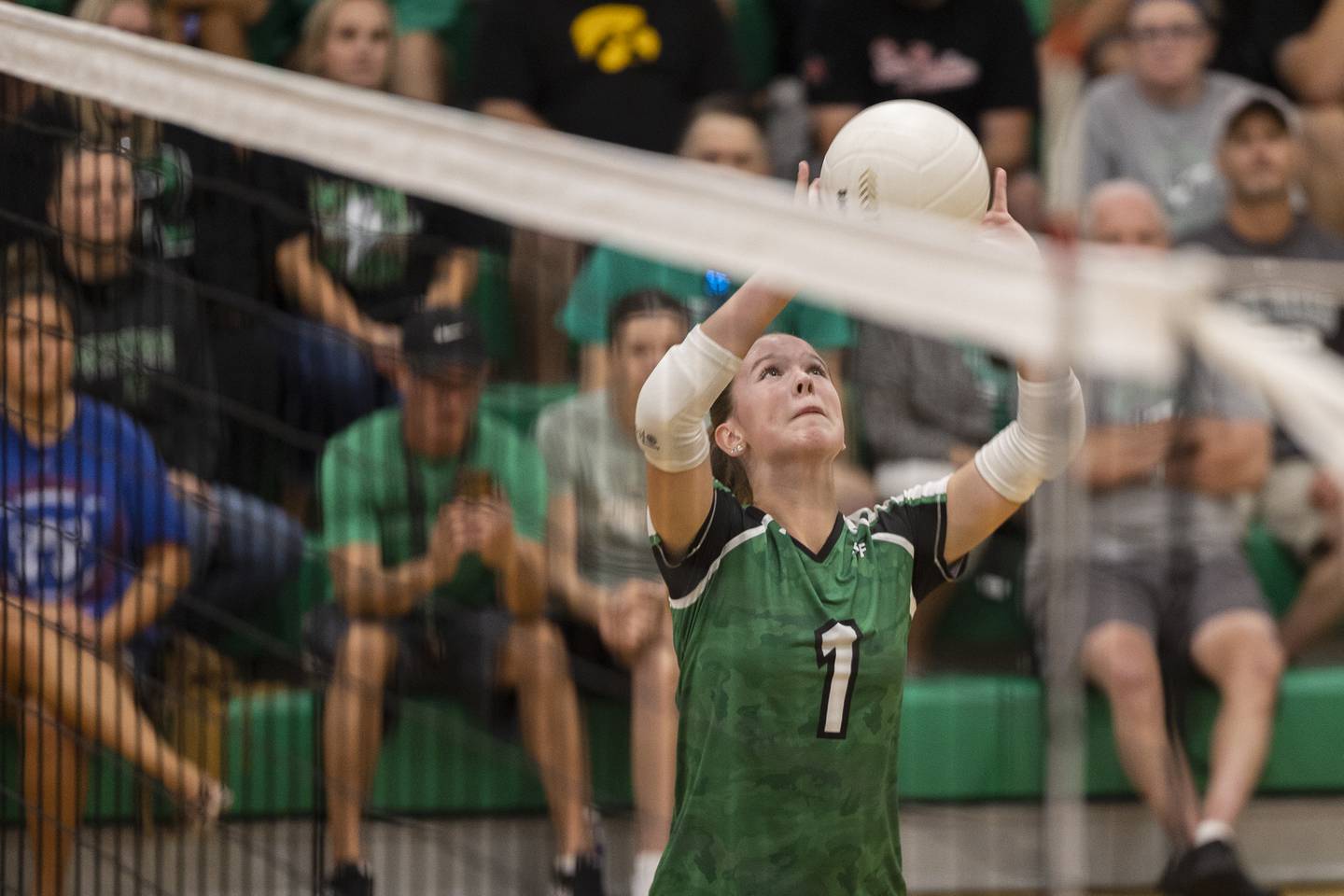 Rock Falls’ Kacie Witherow sets the ball against Dunlap Thursday, Aug. 29, 2024, at Rock Falls High School.