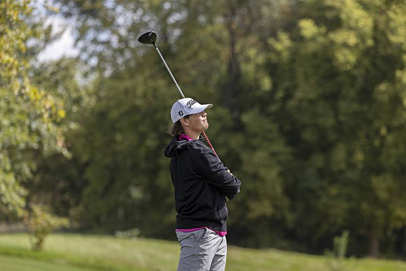 Rock Falls’ Colby Ward watches his tee shot on #1 Wednesday, Sept. 27, 2023 during the class 2A golf regionals at Deer Valley Country Club.