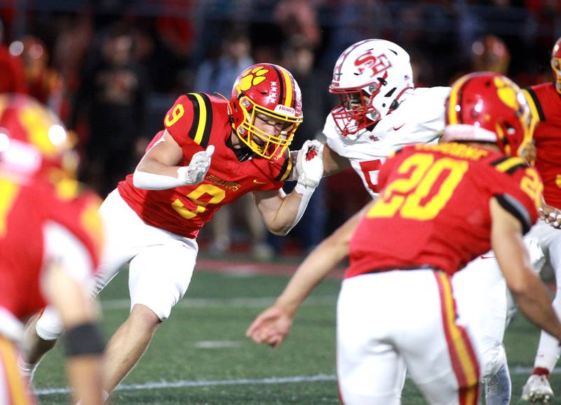 Batavia’s Nick Jansey goes for a tackle during a game against South Elgin Friday, Sept. 6, 2024 in Batavia.