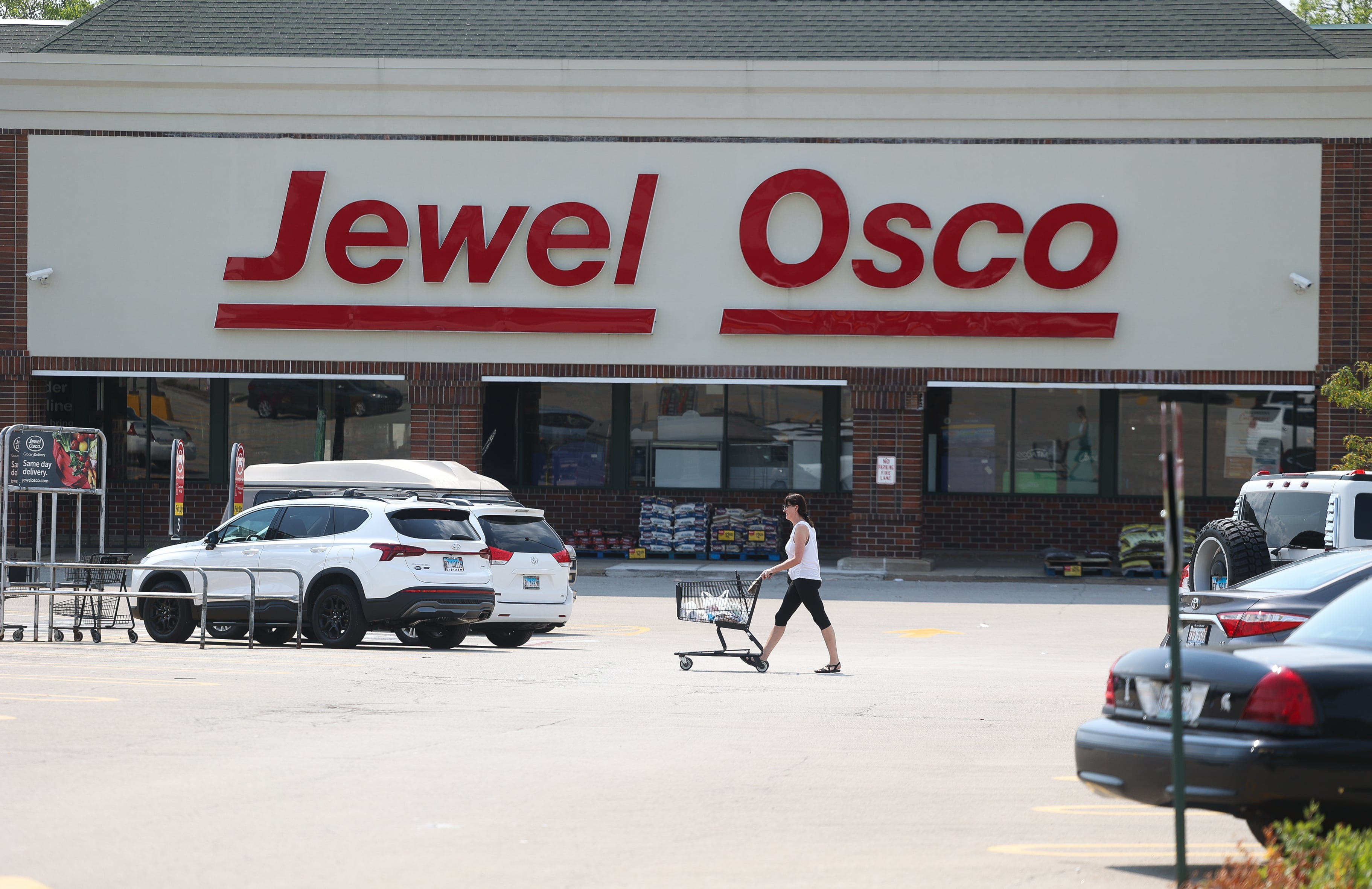 Sale of Joliet Jewel store pending as Kroger and Albertsons merger stalls