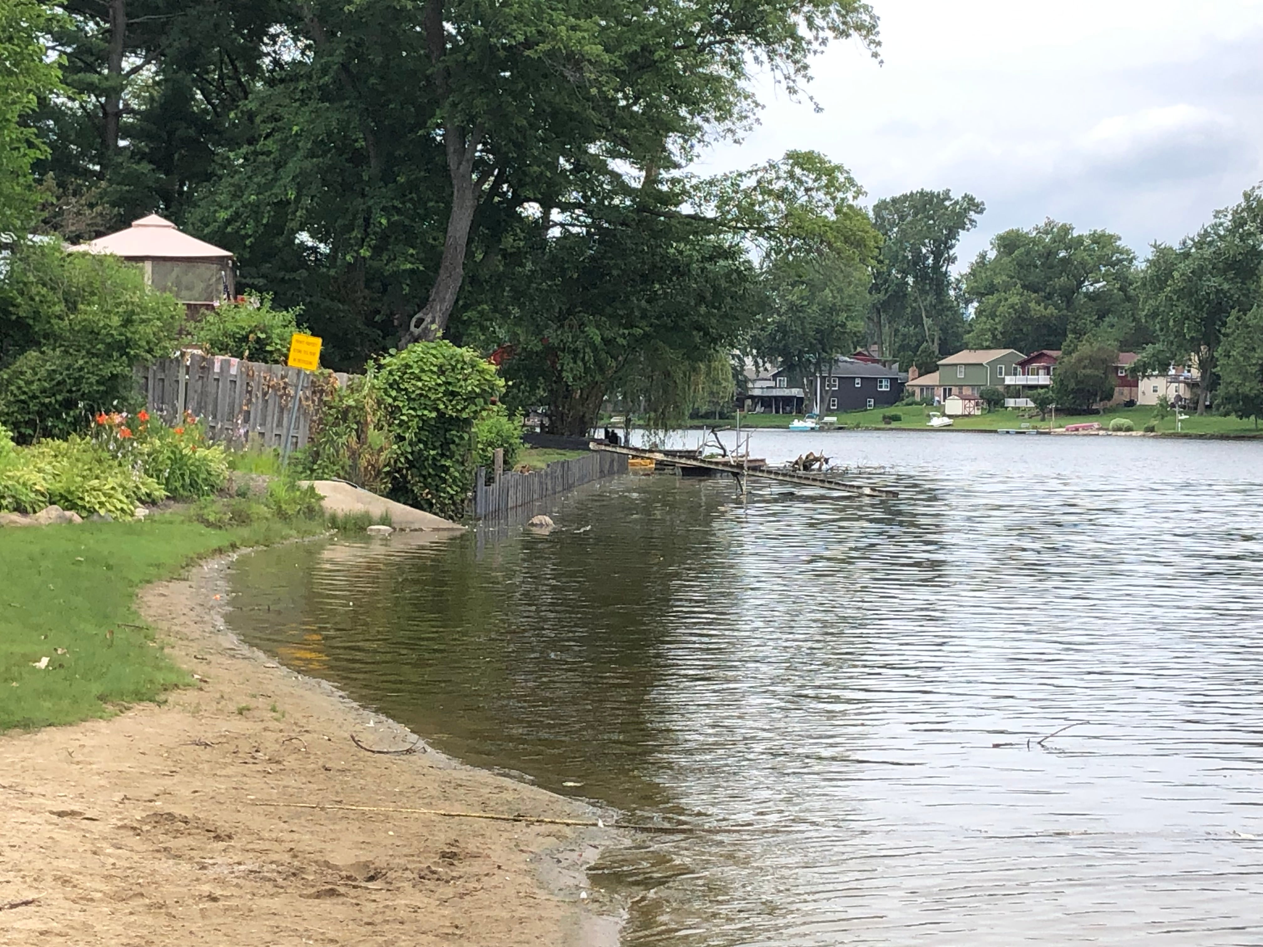 Erosion in Lake in the Hills prompts lake seawall construction