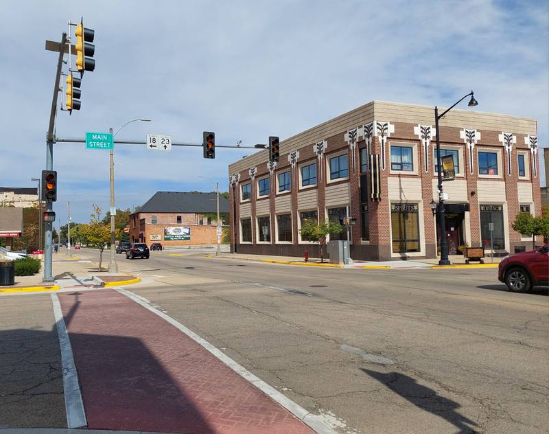 Traffic lights on Park and Bloomington streets in Streator should soon be synced up, said City Engineer Jeremy Palm. Equipment for the traffic lights is expected to be delivered the week of Oct. 15 to be installed.