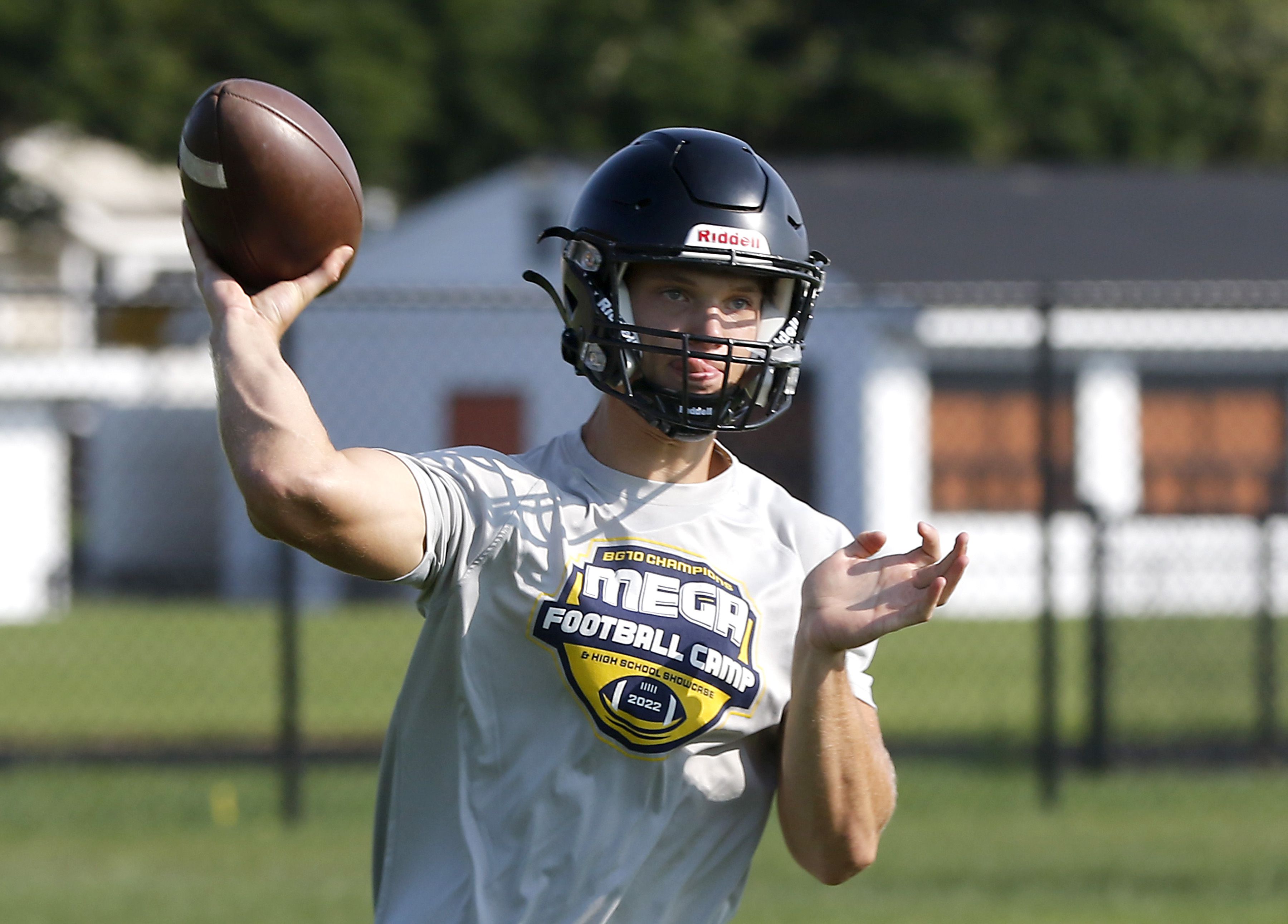 New NFL Helmets: Will the Quarterback Special Helmets Aid in