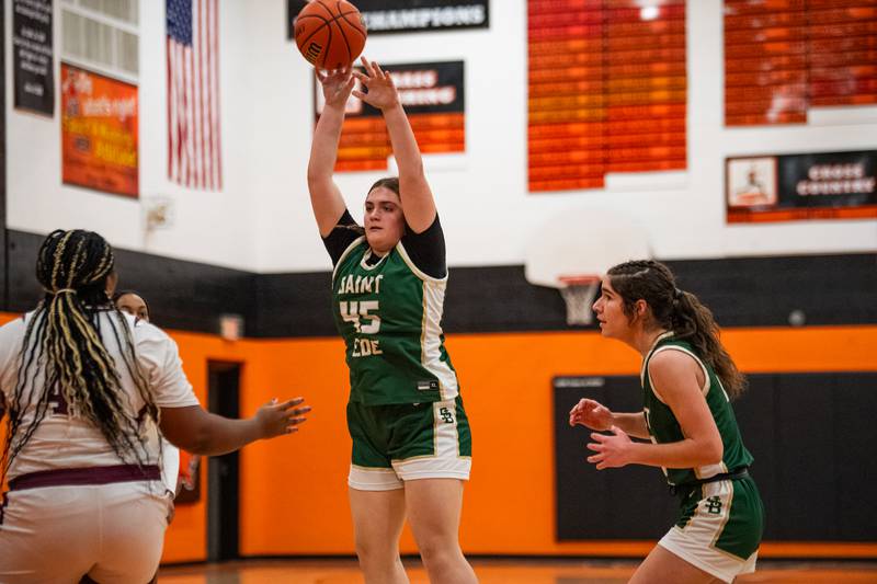 St. Bede's Savannah Bray passes to a teammate during the 1A Sectional game on Tuesday Feb. 20, 2024 at Gardner-South Wilmington High School in Gardner