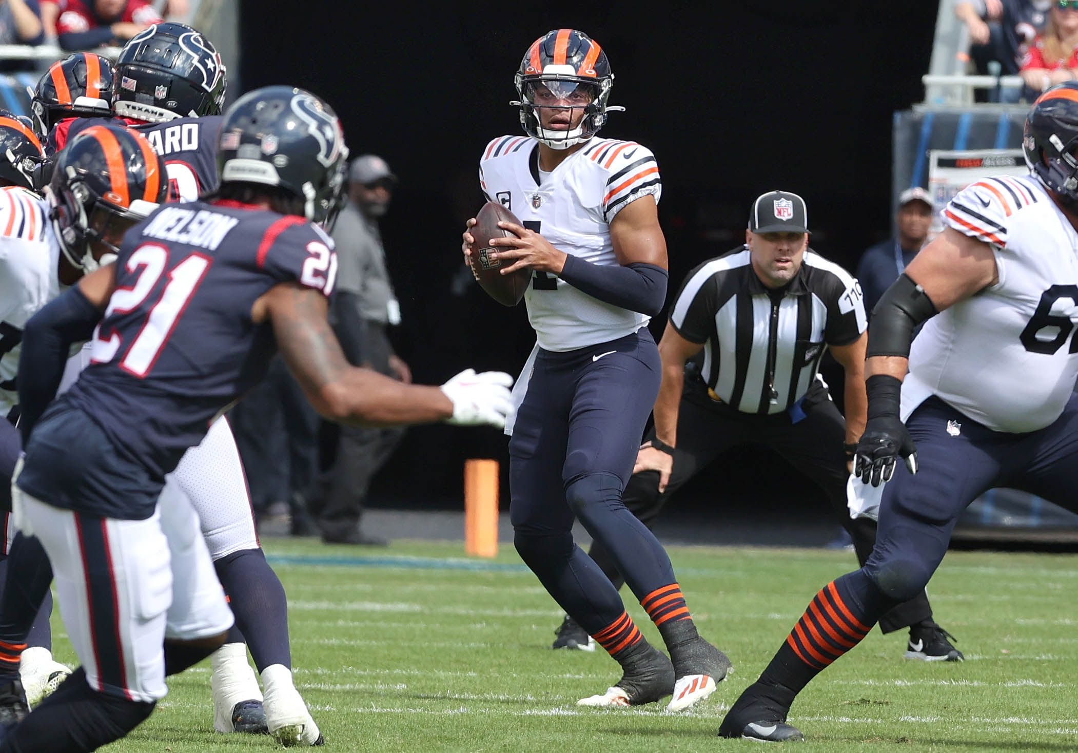 Bears escape Texans 23-20 on LB Roquan Smith's late interception - Chicago  Sun-Times