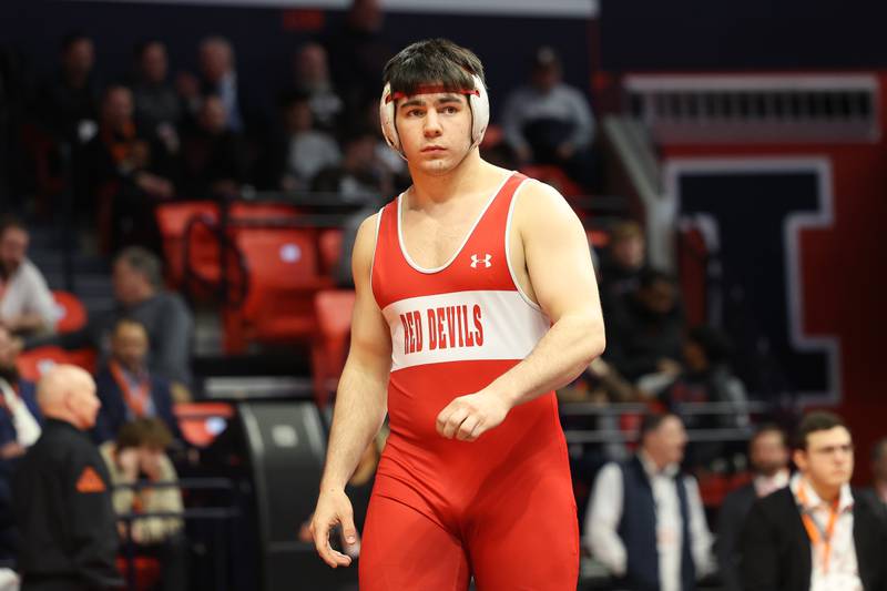 Hinsdale Central’s Marko Invanisevic gets ready to face Joliet Catholic’s Dillan Johnson in the 285-pound Class 3A state championship match on Saturday, Feb. 17th, 2024 in Champaign.