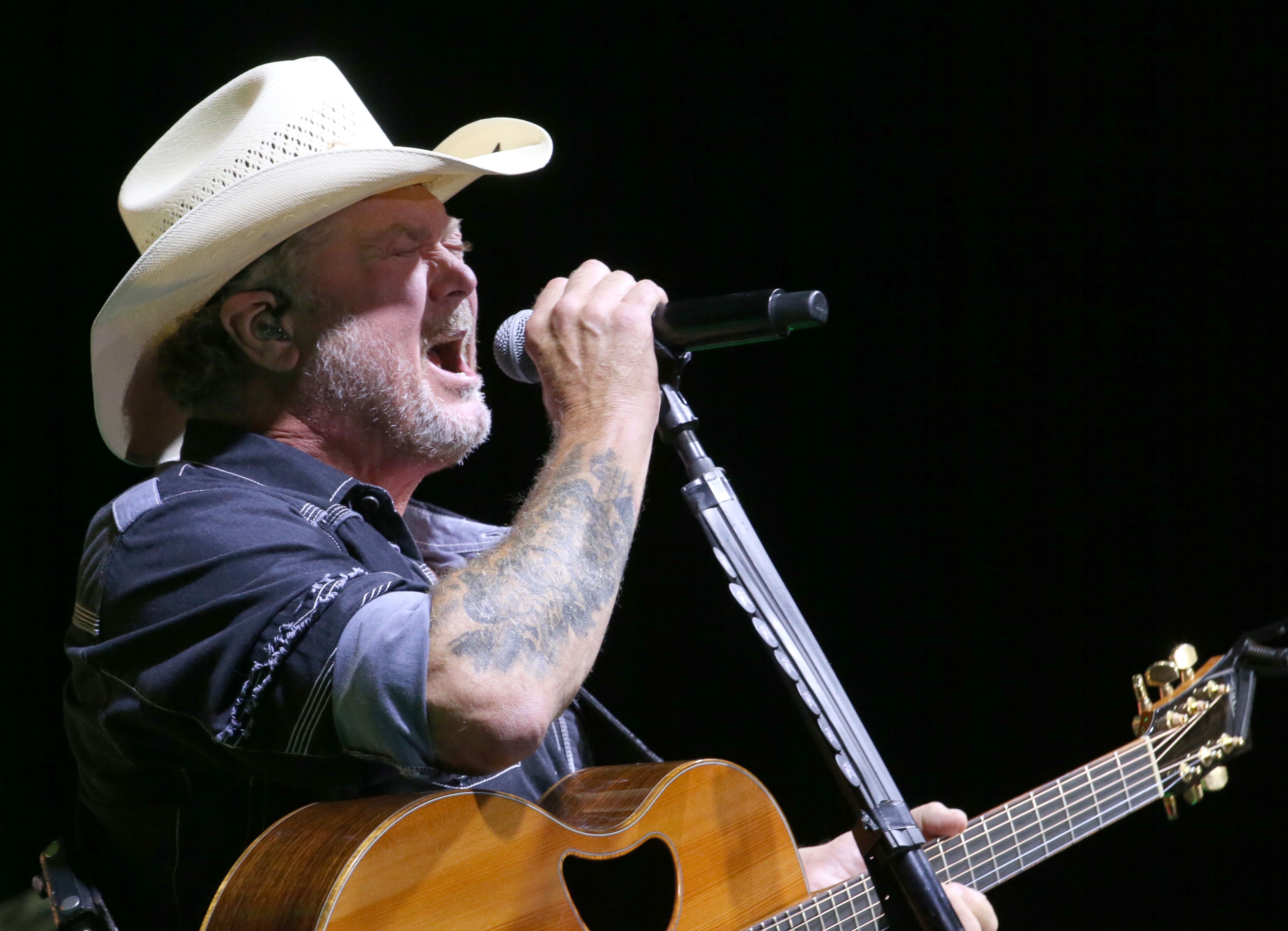 Photos: Tracy Lawrence performs at the 103rd Marshall-Putnam Fair in Henry