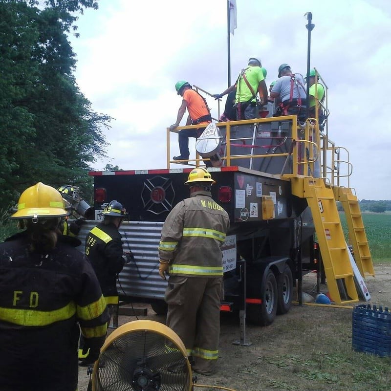 Through the utilization of the grain entrapment simulator provided by Stateline Farm Rescue, attendees simulated scenarios involving individuals trapped in grain and other on-the-farm rescue scenarios. This exercise equipped area first responders with essential rescue techniques tailored for such
situations. This training is closely aligned with National Stand Up 4 Grain Safety Week, a collaboration of agricultural industry groups that provides a collective industry focus on and commitment to safety, and training exercises like these provide hands-on training for area first responders.