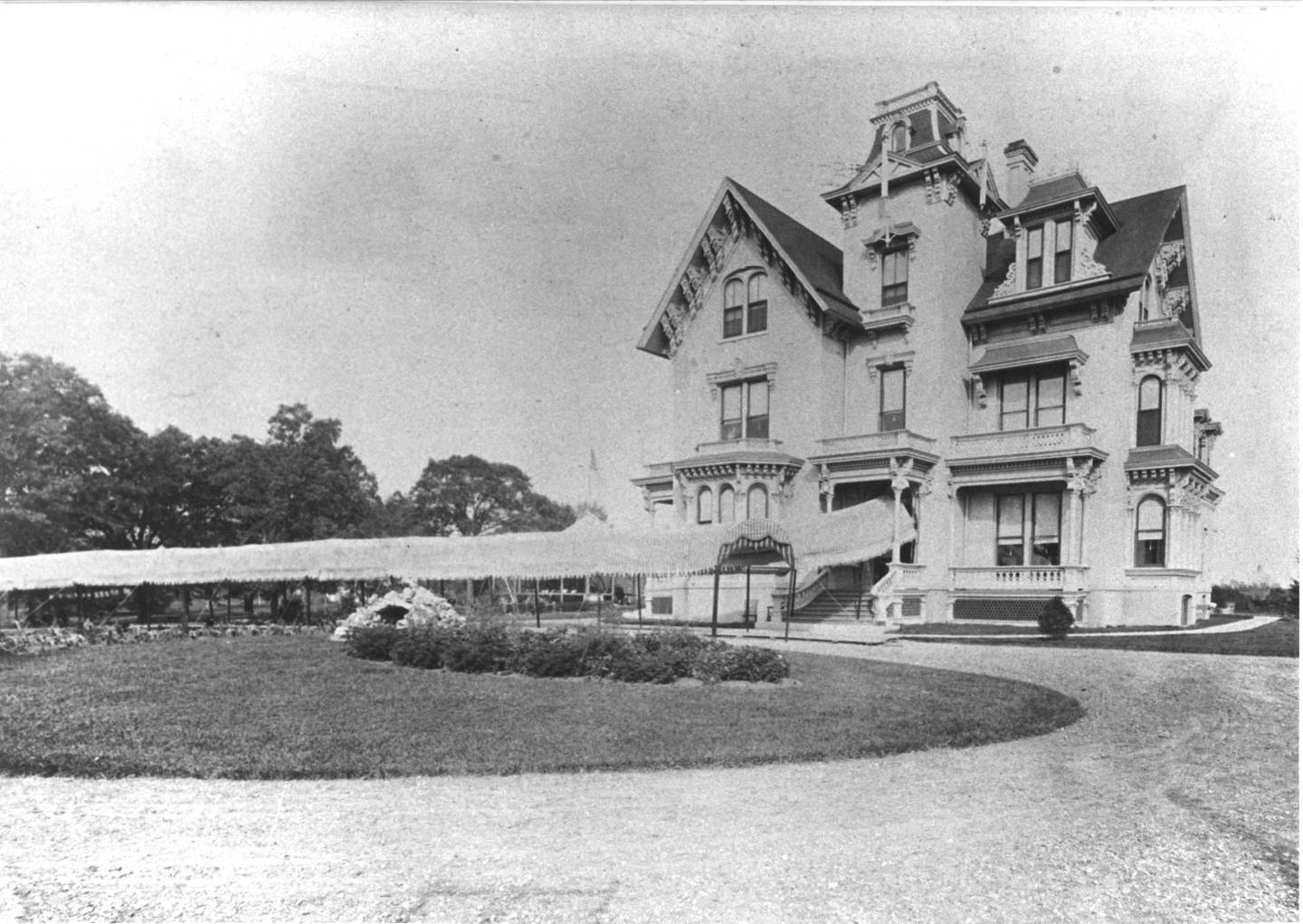 A photo of the Dole Mansion taken from the 1883 wedding of Mary Florence Dole to Albert Chandler Stowell.  The ceremony and reception were held at the mansion.