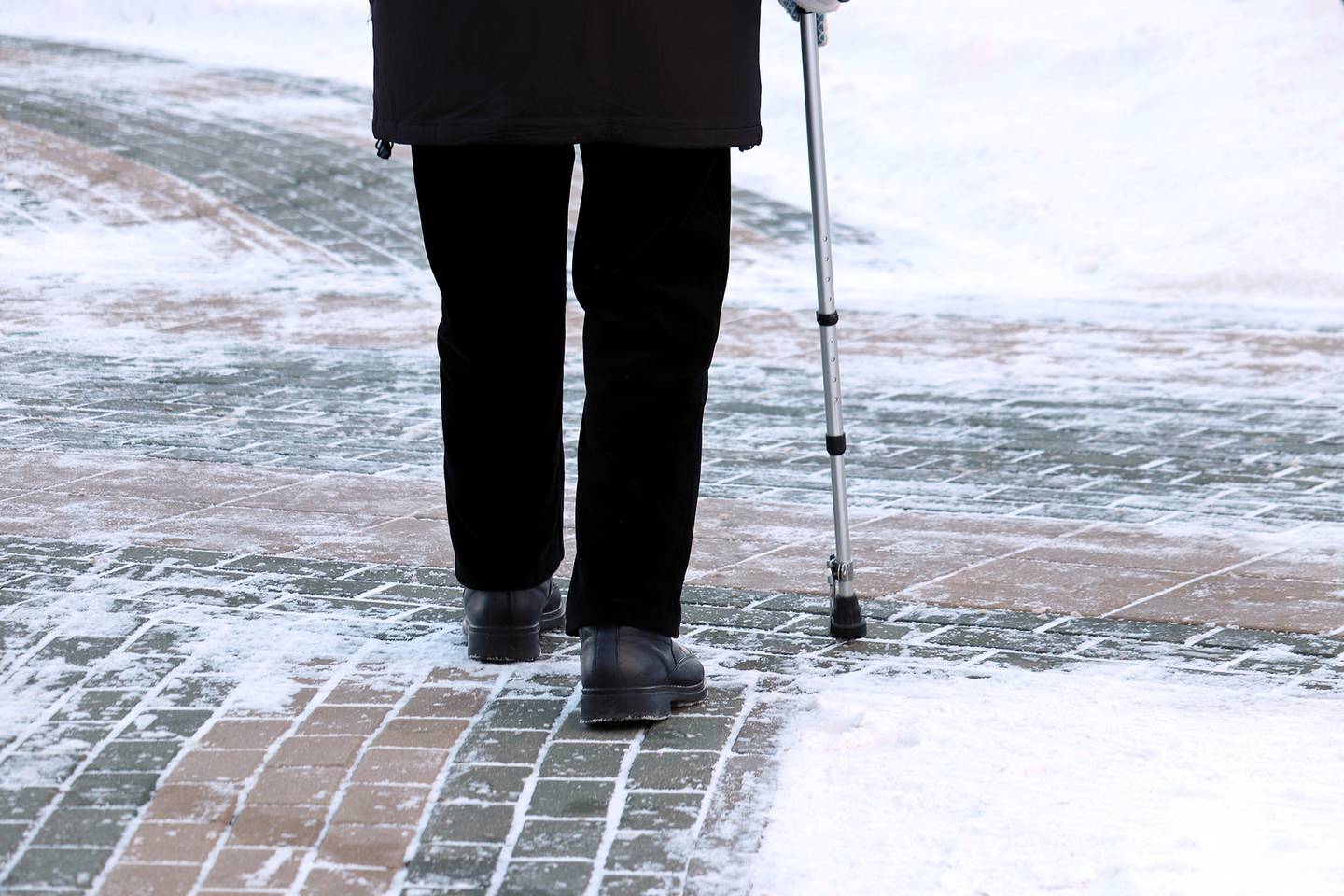 Home Instead - Winter Safety Tips for Seniors: Staying Safe and Warm this Winter Season