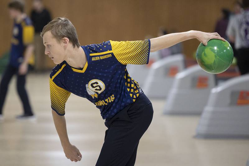 Sterling’s Dylan Doss pulls back his ball during a shot against Dixon on Monday, Jan. 2, 2023.