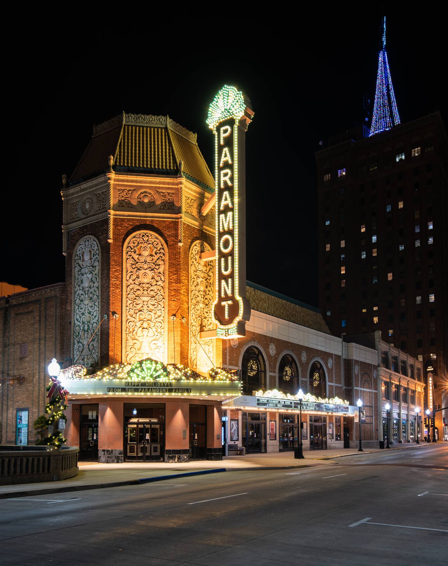 Paramount Theatre in Aurora