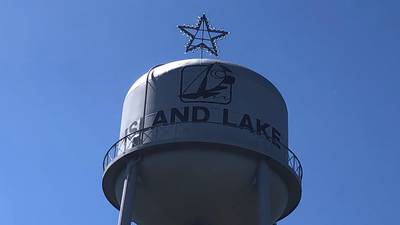 Carl Woerner, Island Lake water tower star maker, tornado survivor, last of businessmen group, dies at 89