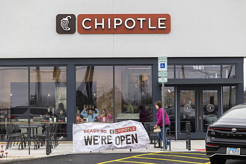 Dixon’s first open business at the Gateway Project site kicked off Friday, Dec. 29, 2023 at 10:30 a.m. Chipotle Mexican Grill opened to excited fans and steady sales.