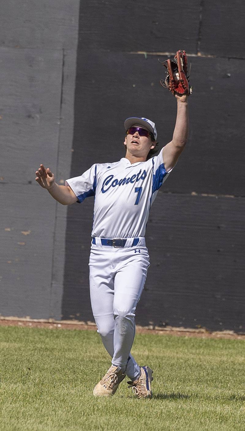 Newman’s Ashton Miner hauls in a fly ball against Chicago Hope Monday, May 27, 2024 during the Class 2A super-sectional in Rockford.