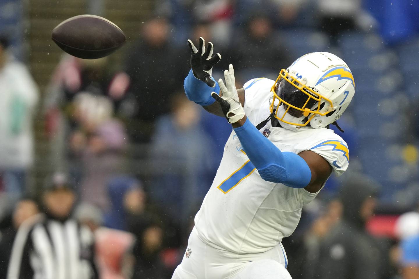 Former Los Angeles Chargers tight end Gerald Everett makes a catch prior to a game, Sunday, Dec. 3, 2023, in Foxborough, Mass. The Chicago Bears and former Los Angeles Chargers tight end Gerald Everett have agreed to a two-year, $12 million contract that guarantees $6.1 million, a person familiar with the situation said Tuesday, March 12, 2024.