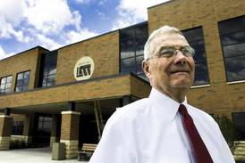 Feds seek to dismiss fraud case against ex-Lincoln-Way school chief