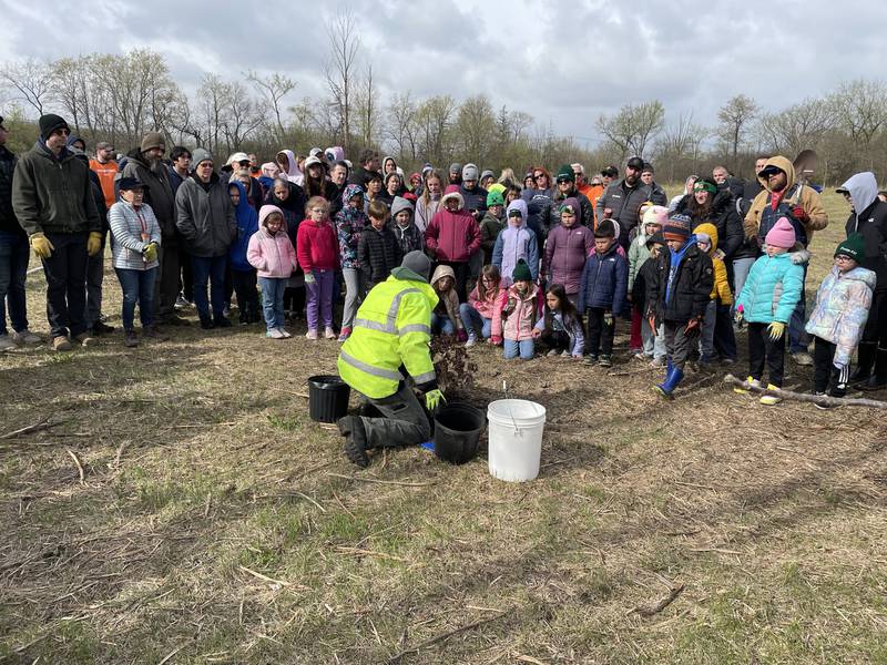 The Kane County Forest Preserve District volunteers are needed to help plant hundreds of bur oak trees at Elburn Forest Preserve on Earth Day, Saturday, April 20.