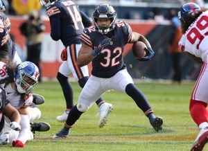 Chicago Bears News: Bears CUT 5 Players Ft. Dazz Newsome & Lacale