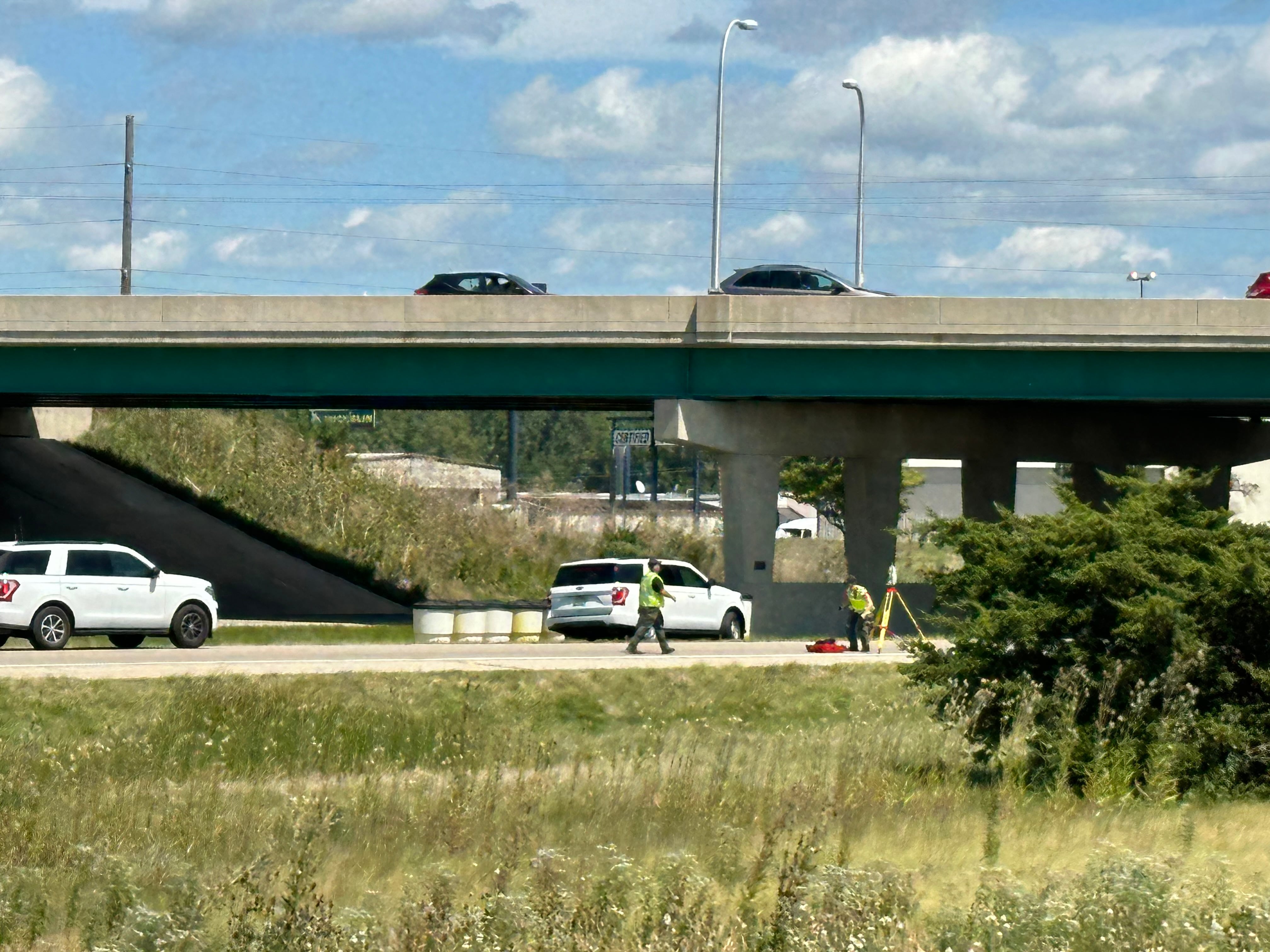 One person died in a single-vehicle crash on Interstate 80 on Sunday morning near Peru, according to the Illinois State Police.