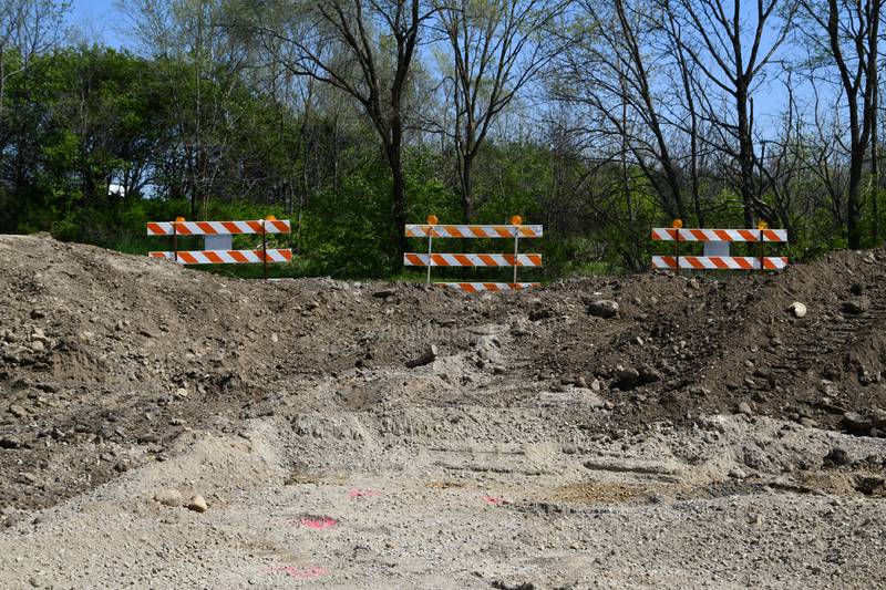 A Forest Preserve District of Will County project that will connect the Lake Chaminwood Preserve loop trail to the I&M Canal State Trail in Channahon will require closures on sections of both trails from March 25 through June 30.