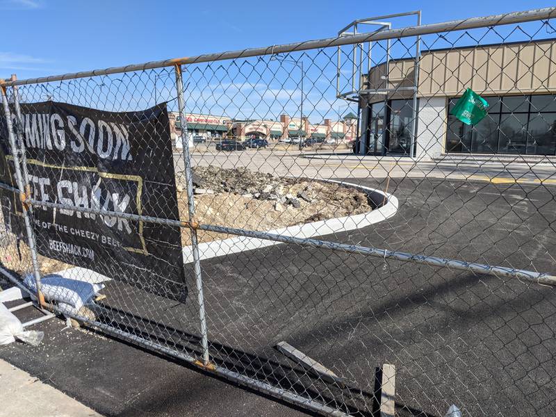 Beef Shack is taking over the former TitleMax building at 2015 W. Main St., St. Charles, west of the downtown. The restaurant is expected to open in the spring.