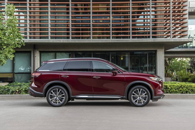 The sleek Infiniti QX60 offers 3 rows of seating and a refined cabin experience.