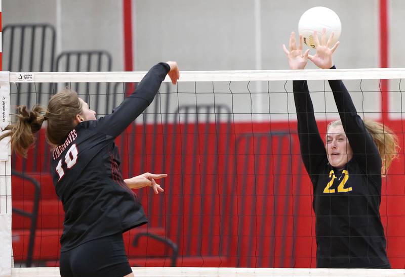 Somonauk's Morgan Potter tries to block Indian Creek's Audrey Witte during their regional first round match Tuesday, Oct. 25, 2022, at Aurora Christian High School in Aurora.